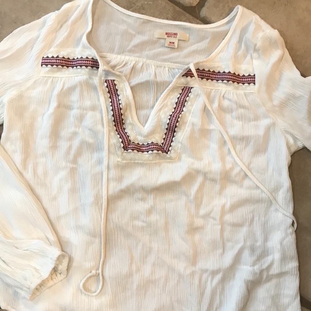 Whit embroidered blouse